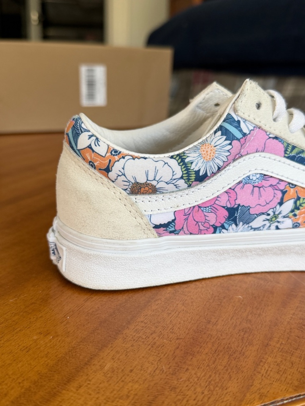 Vans Cream Low-Top Sneakers with Floral Panels - Picture 11 of 14